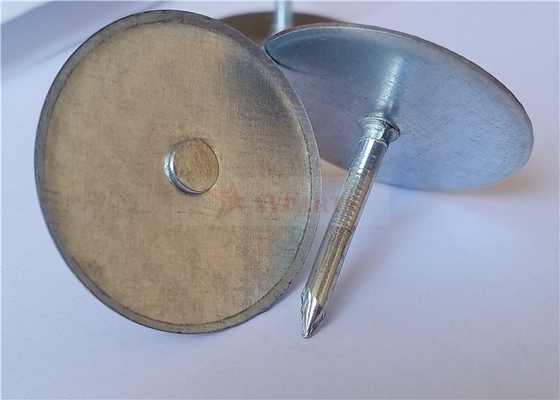 A solda principal do copo da descarga do capacitor de 12 calibres fixa a isolação de fechamento na superfície de metal
