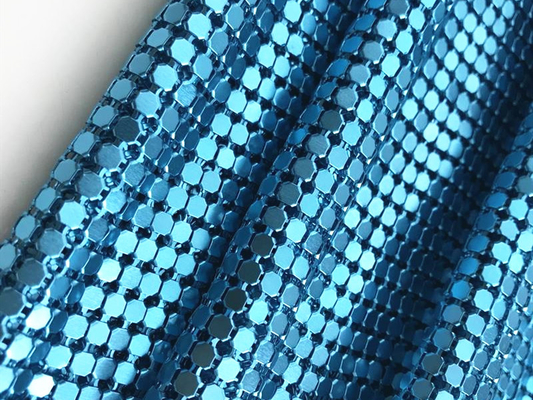Toalha de mesa de alumínio azul brilhante da lantejoula de Mesh Chain Mail Fabric Metallic da lantejoula do metal do Oem