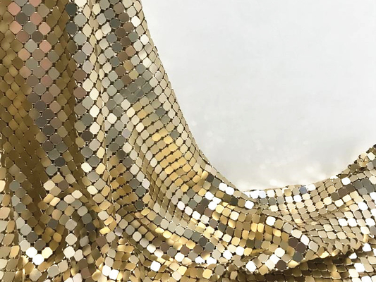 Tela flexível macia de Mesh Gold Aluminum Haute Garments da lantejoula do metal de 3mm